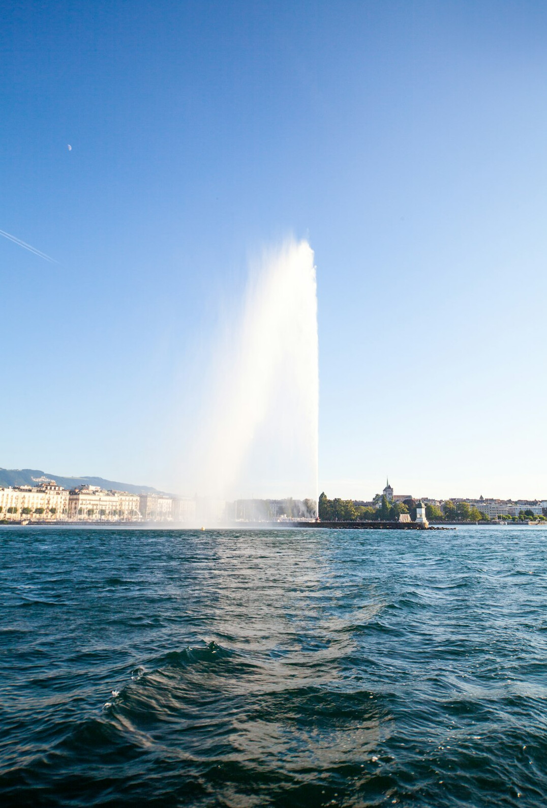 geneva lake and city